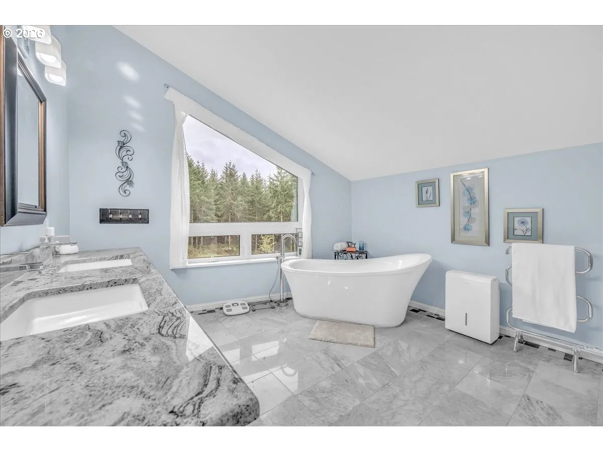 Bathroom, Attached-Double Sinks
