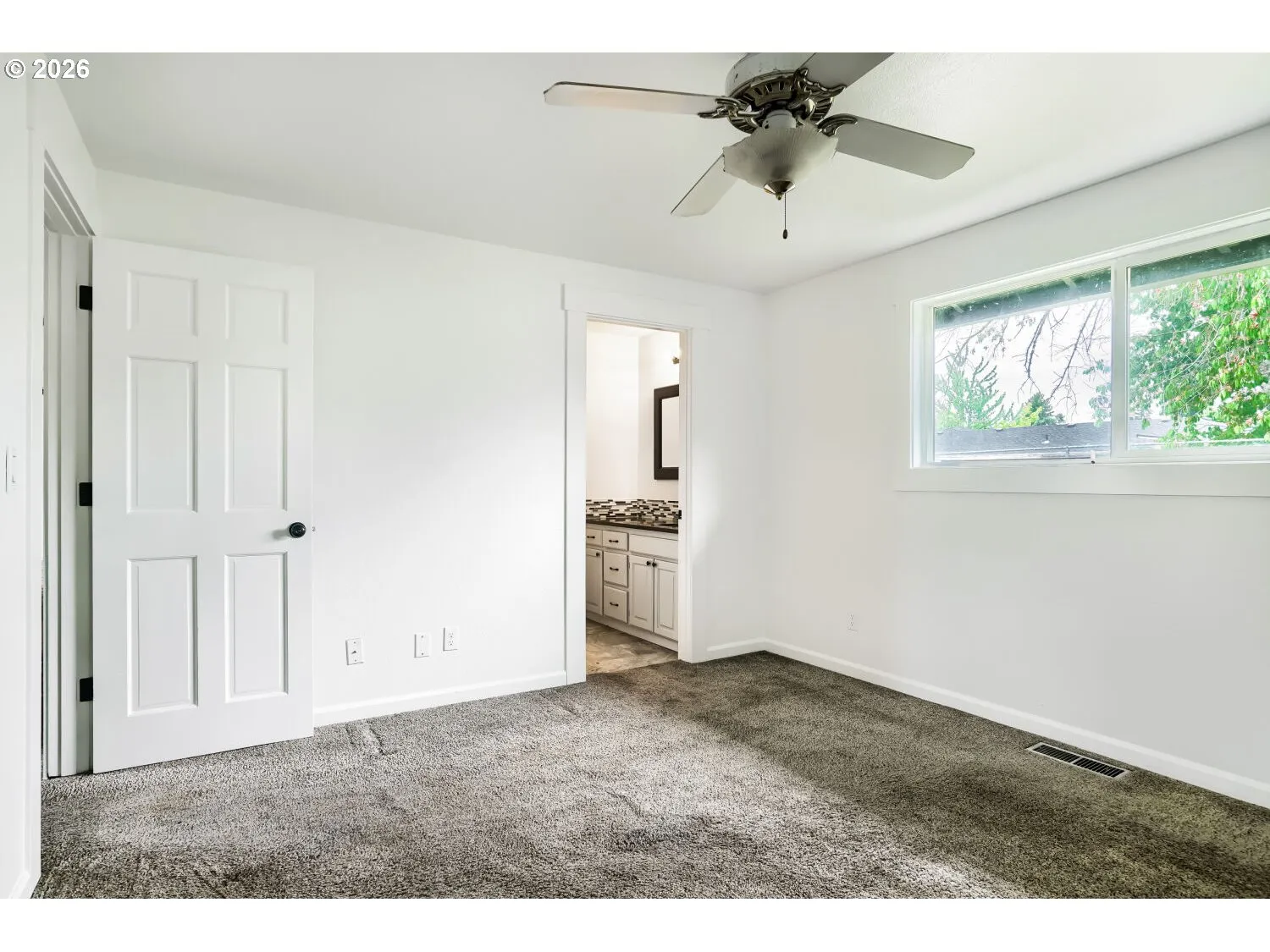Bedroom, Primary