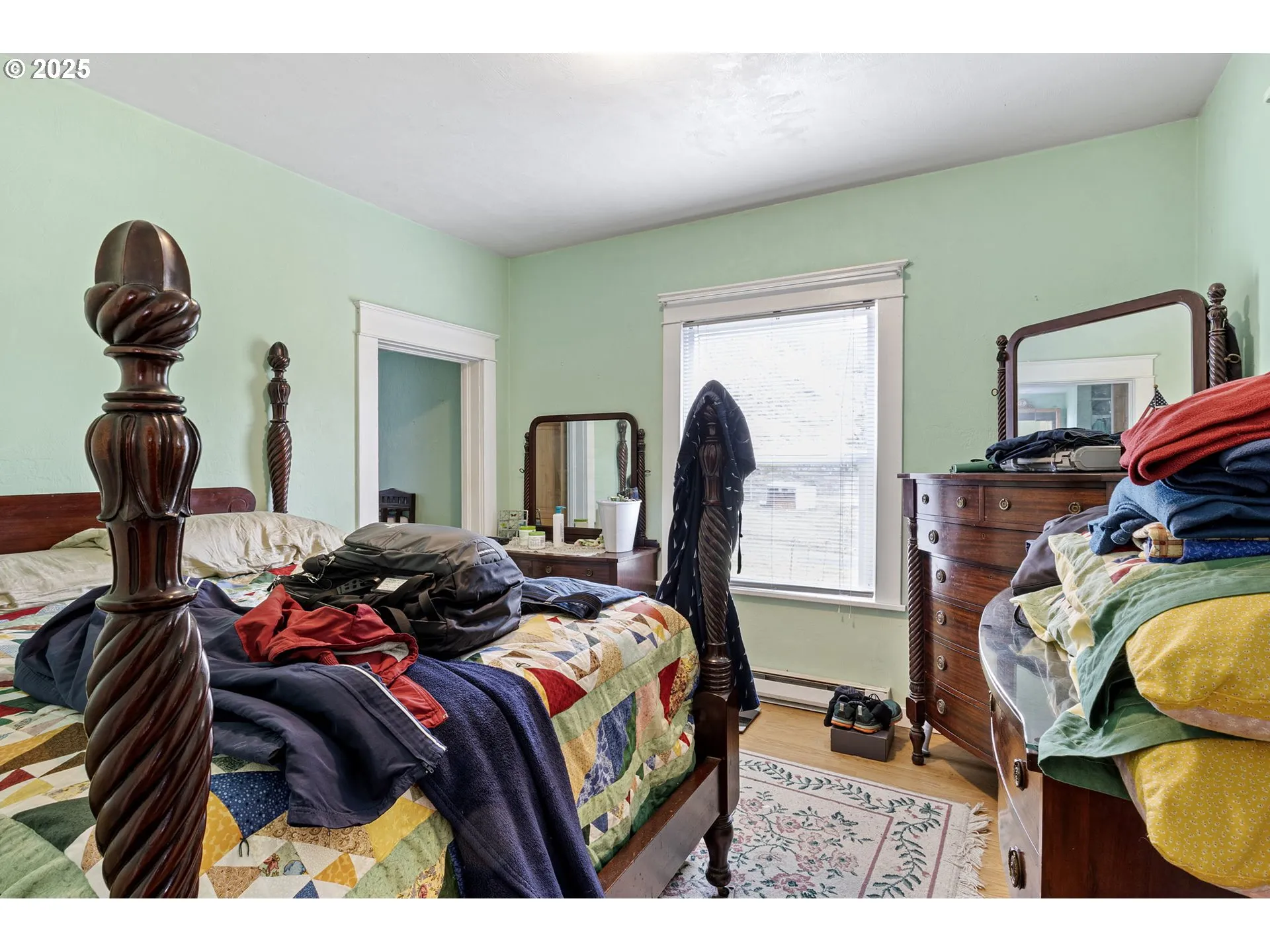 Bedroom, Primary
