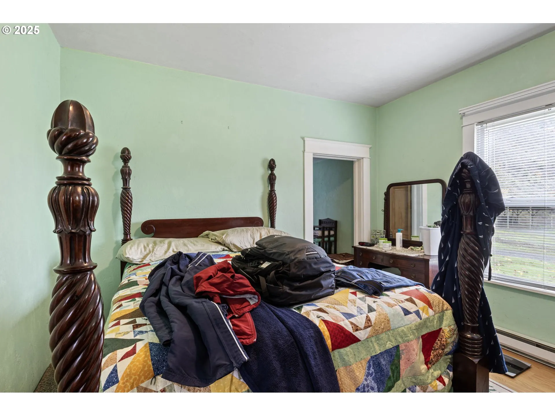 Bedroom, Primary