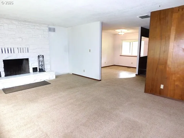 Living Room-Fireplace