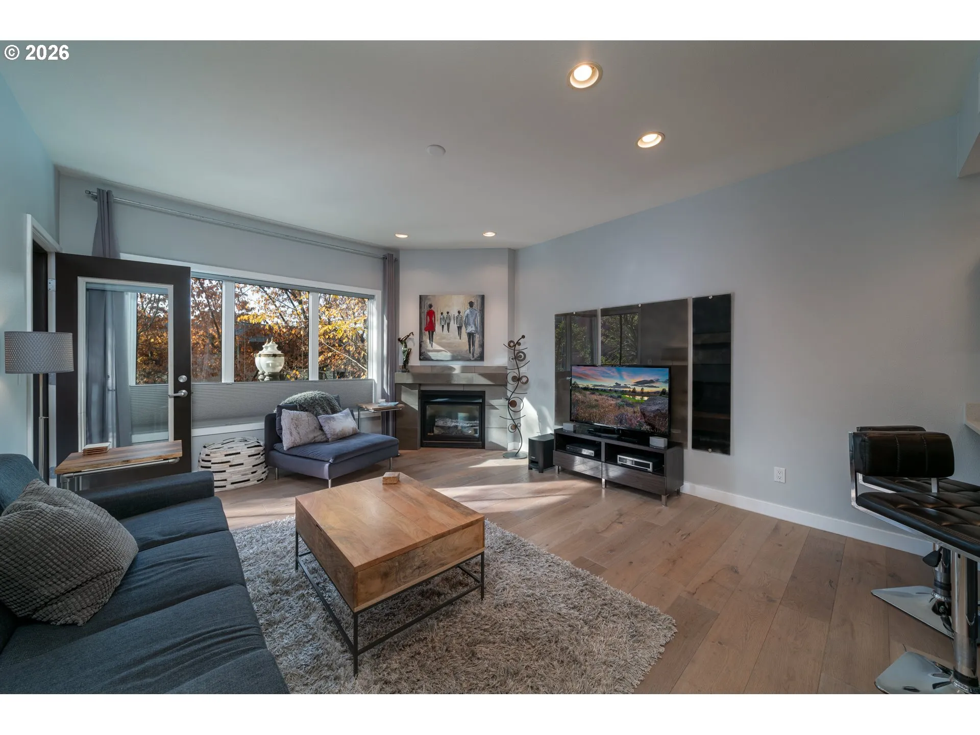 Living Room-Fireplace