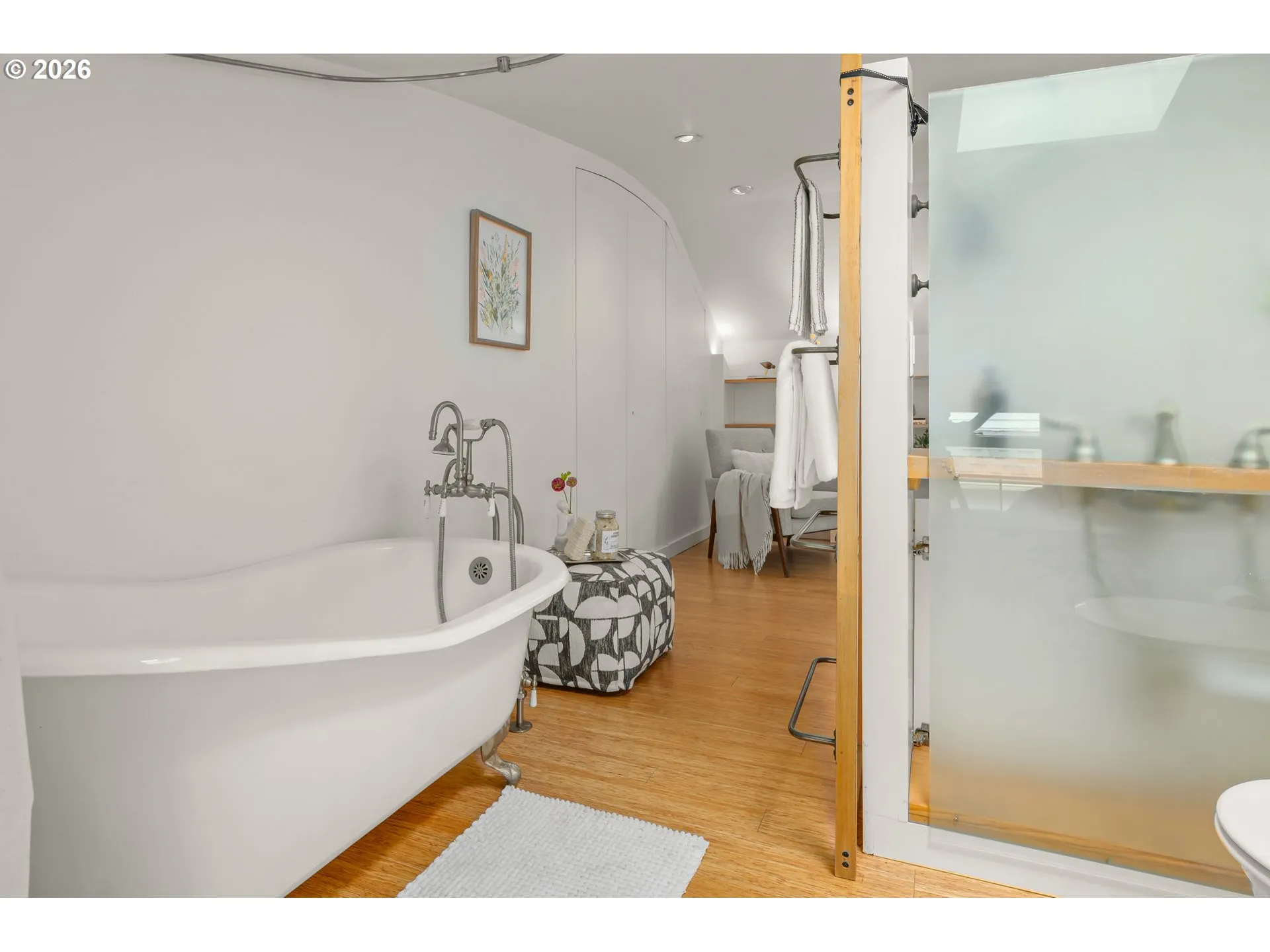 Bathroom-Upper