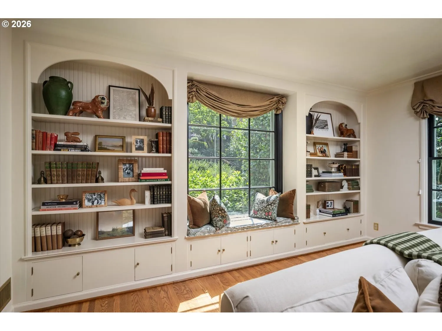Living Room-Built-In Shelving
