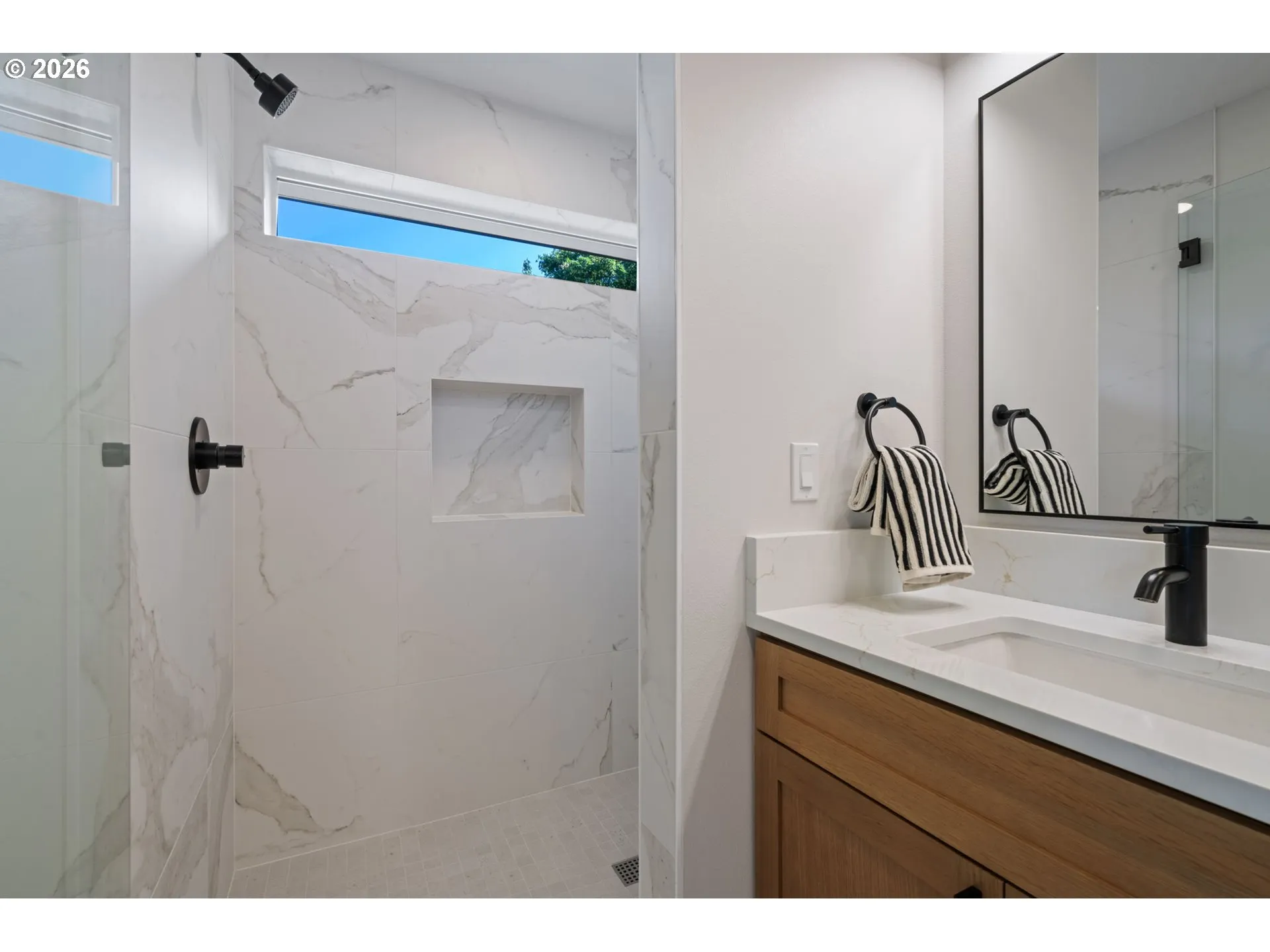 Bathroom-Walk in Shower