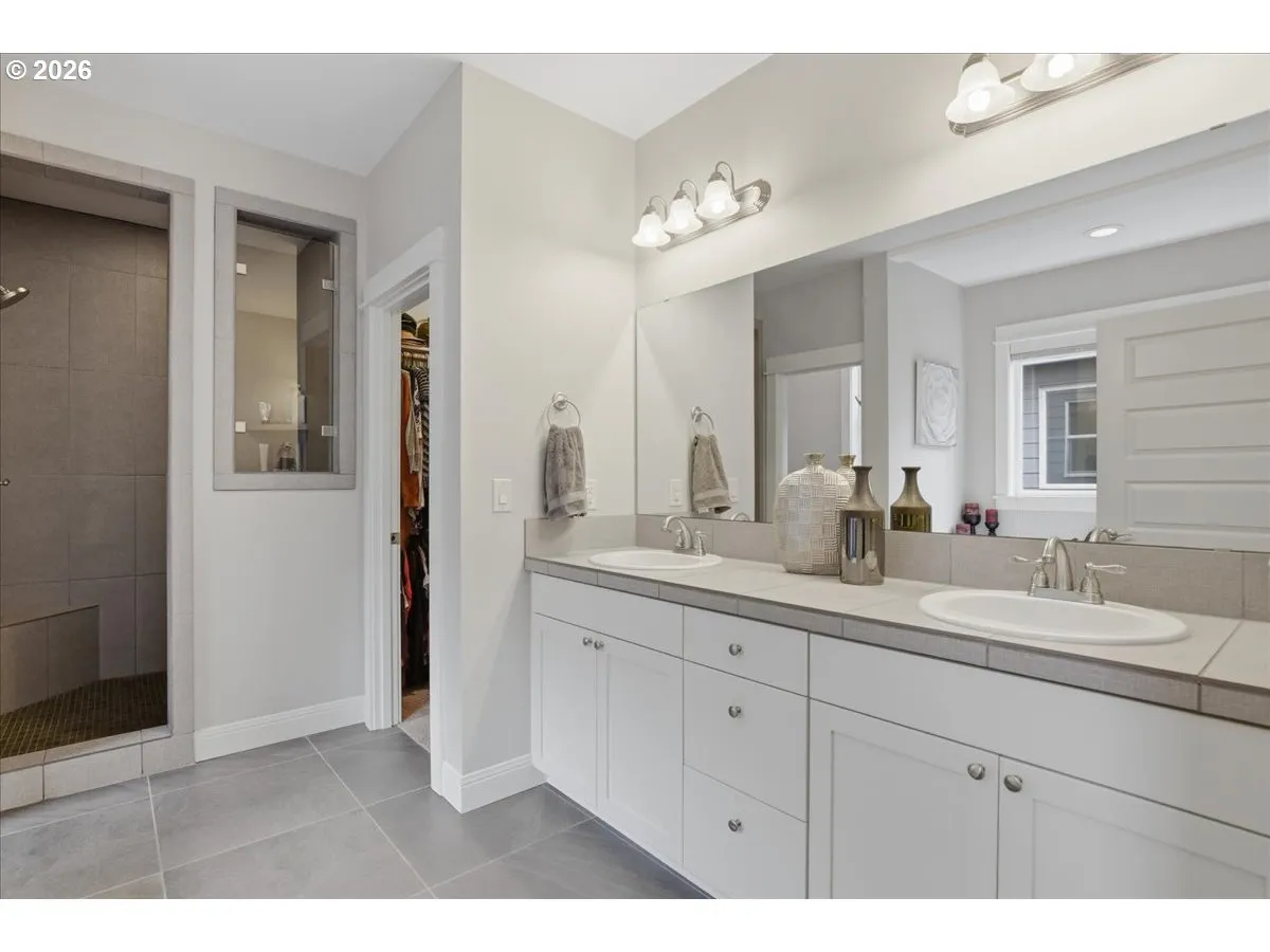 Owner's Suite Bathroom