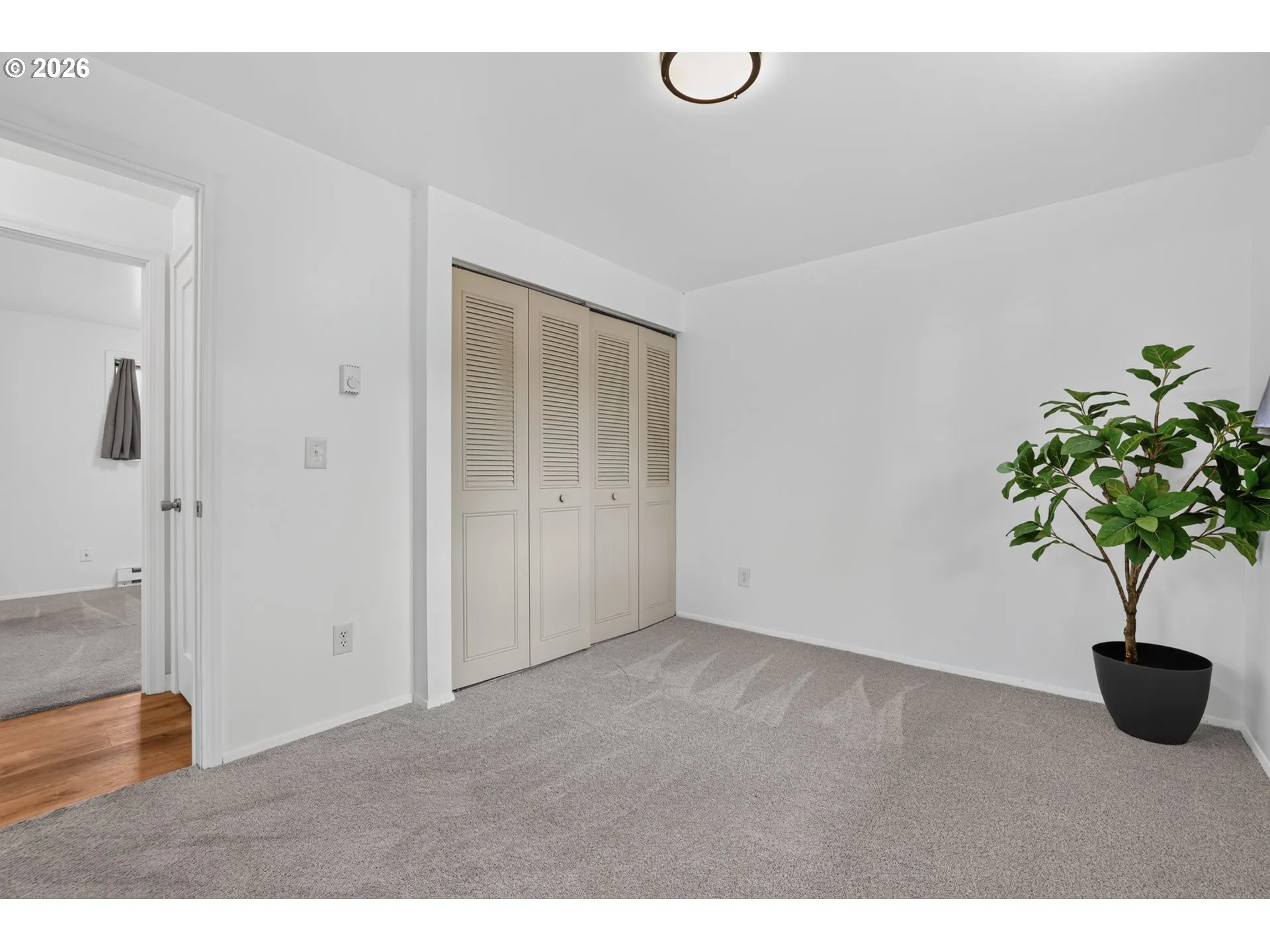 Bedroom, Primary
