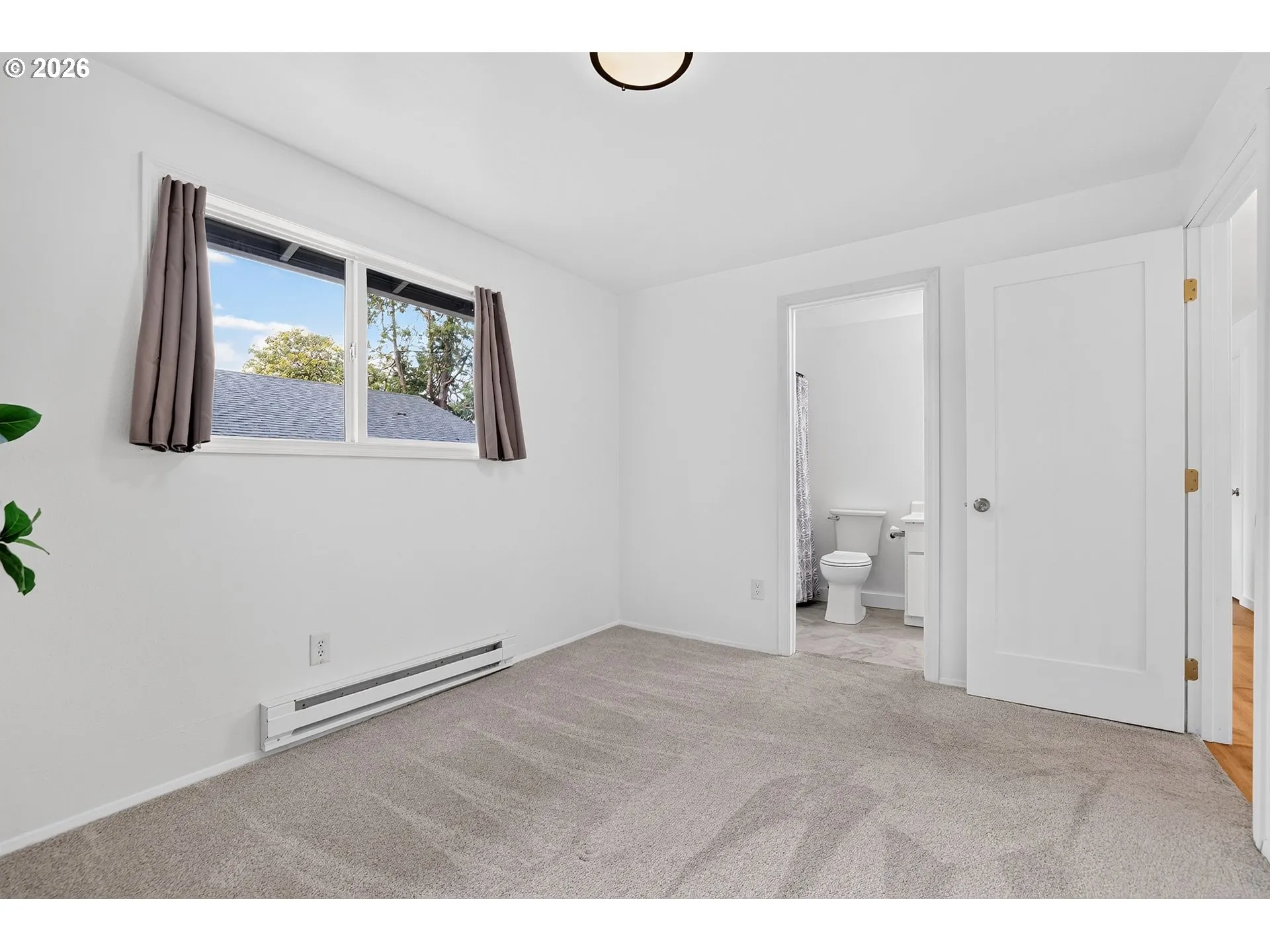 Bedroom, Primary