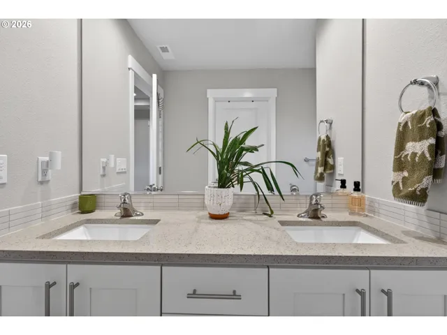 Bathroom, Attached