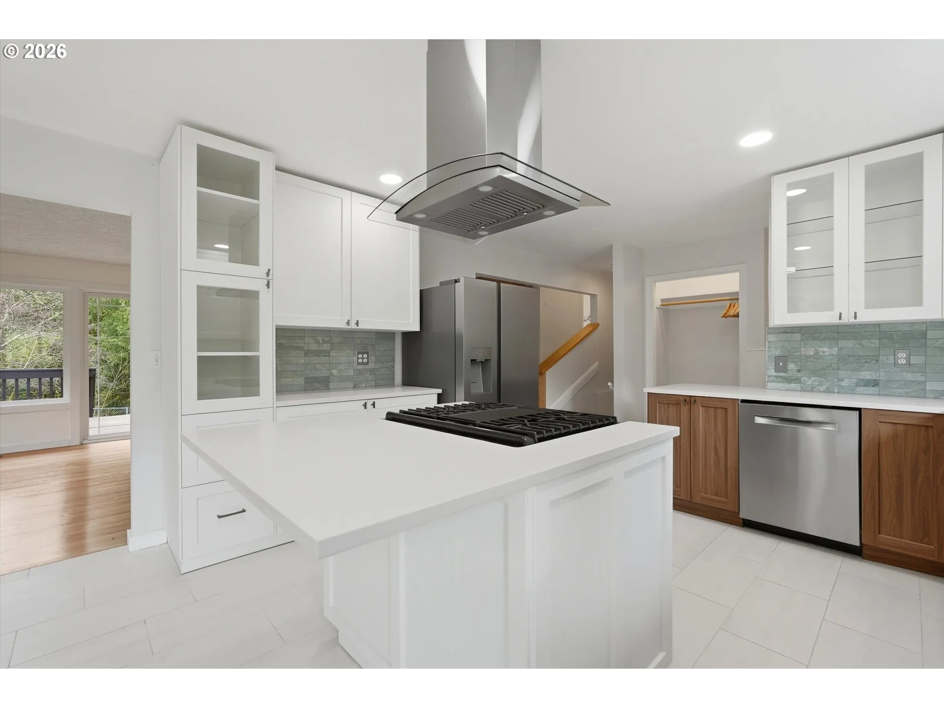 Kitchen-Breakfast Bar