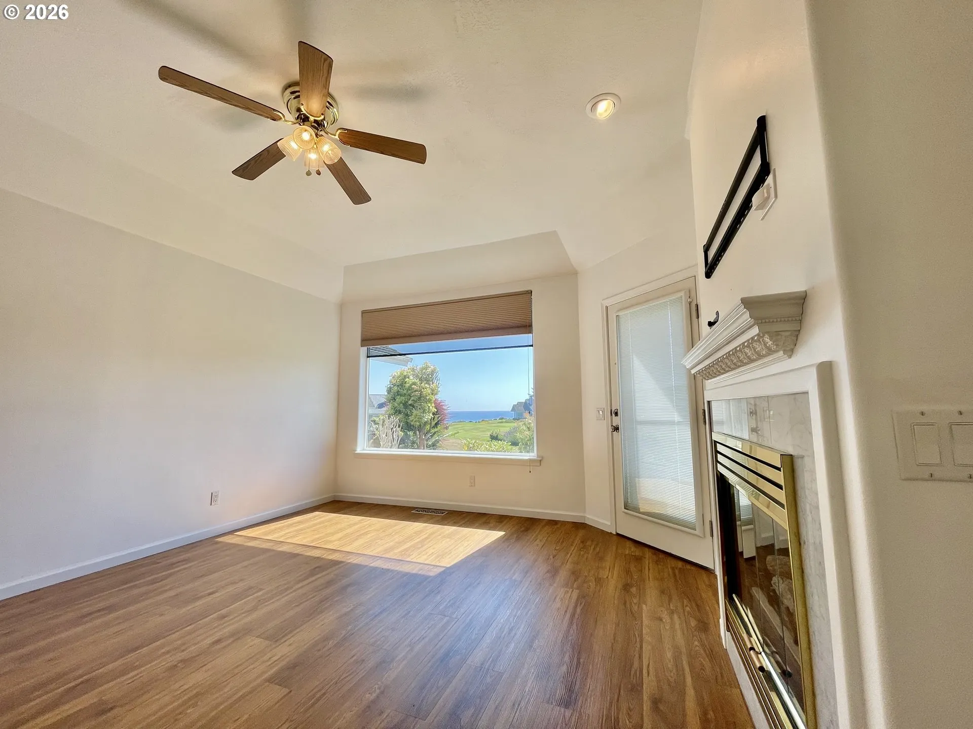Bedroom, Primary