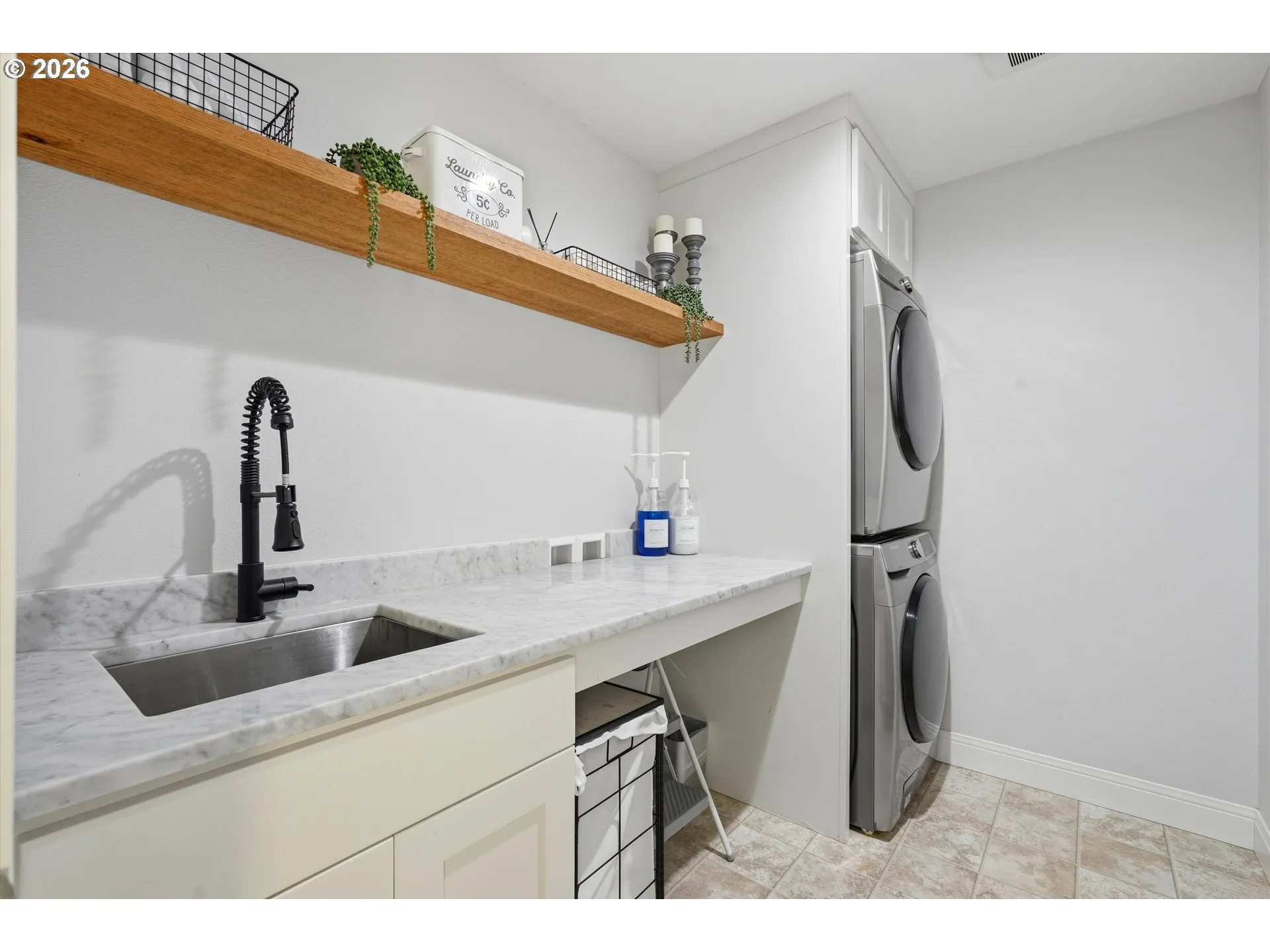 Laundry-Upper