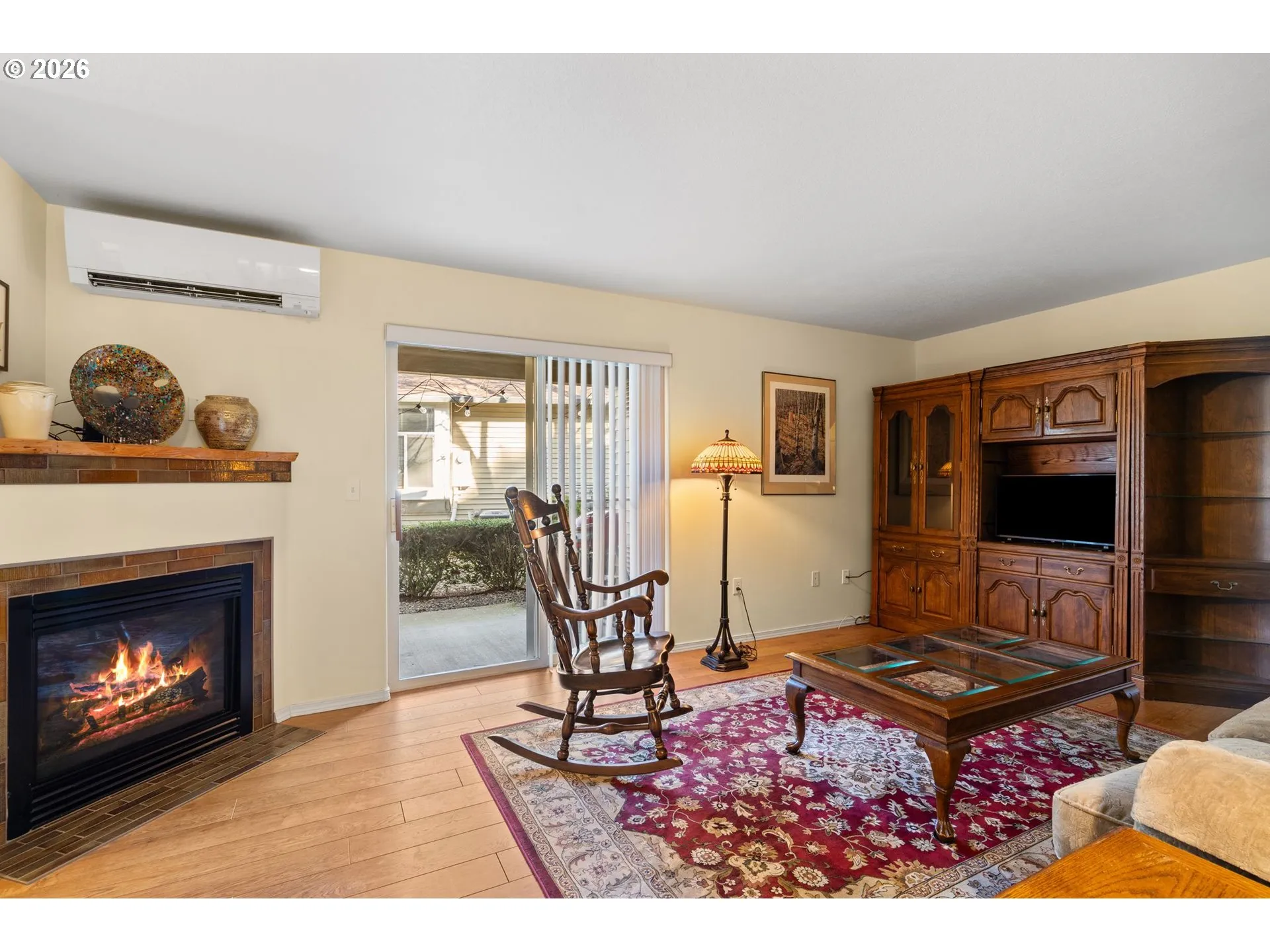 Living Room-Fireplace