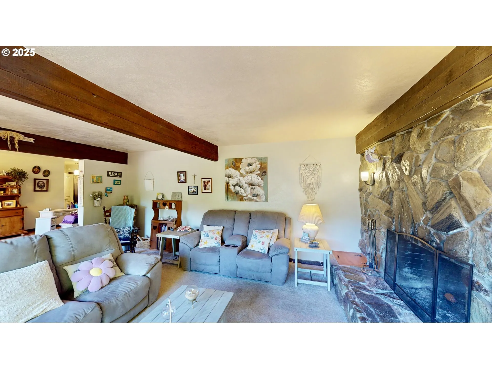 Living Room-Fireplace