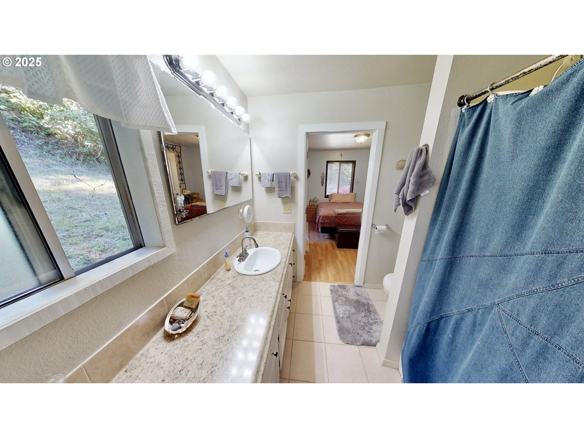 Bathroom, Attached