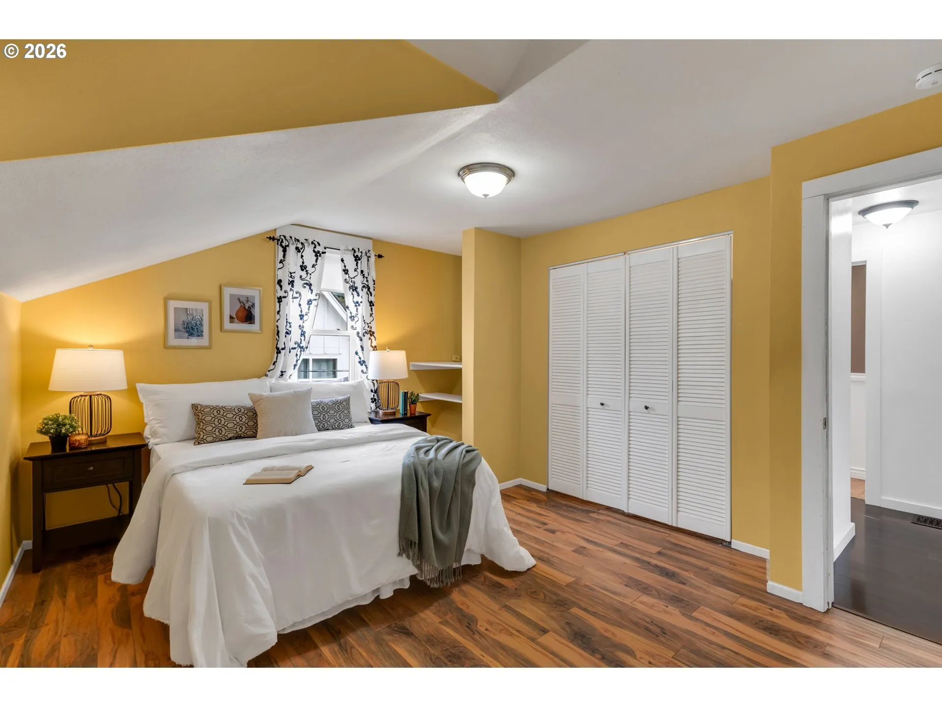 Primary Bedroom-Upper