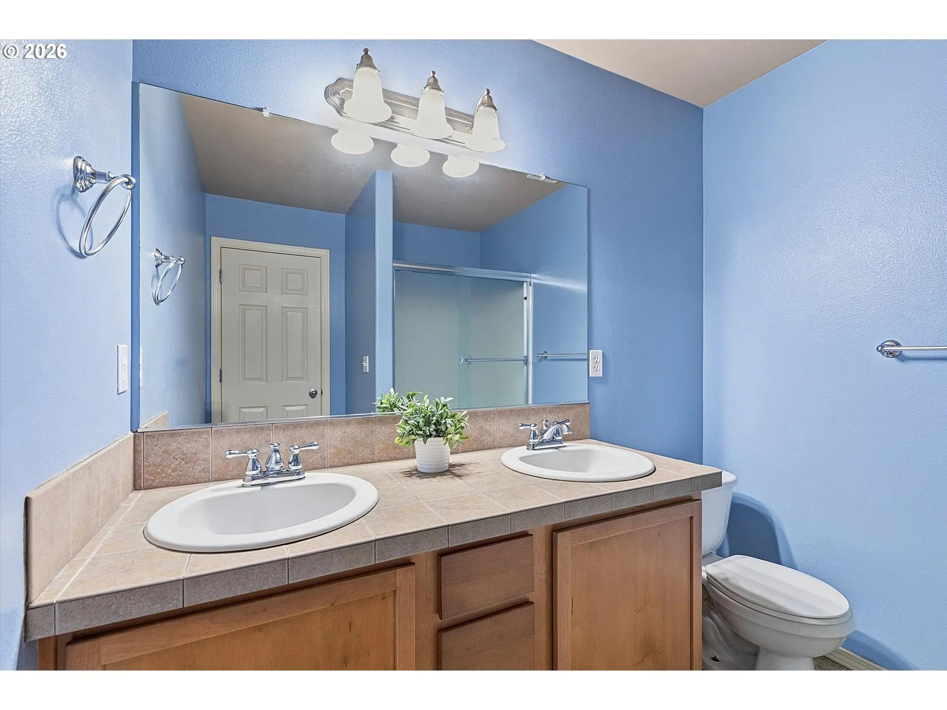 Bathroom, Attached-Double Sinks