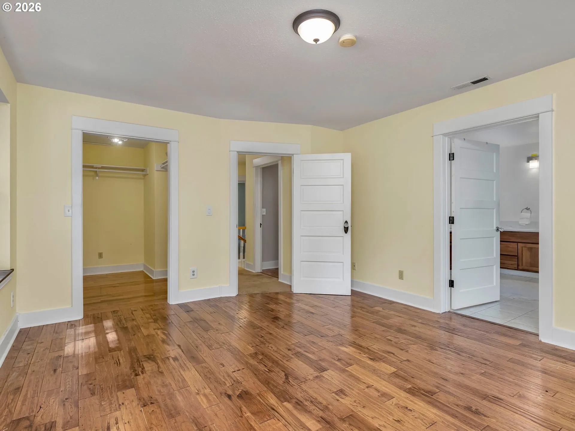 Primary Bedroom-Upper