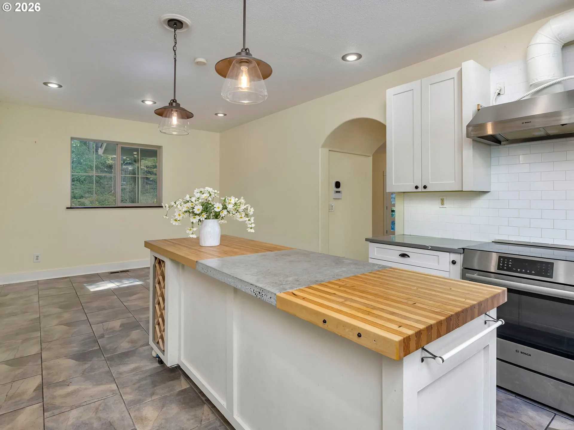 Kitchen-Eating Area