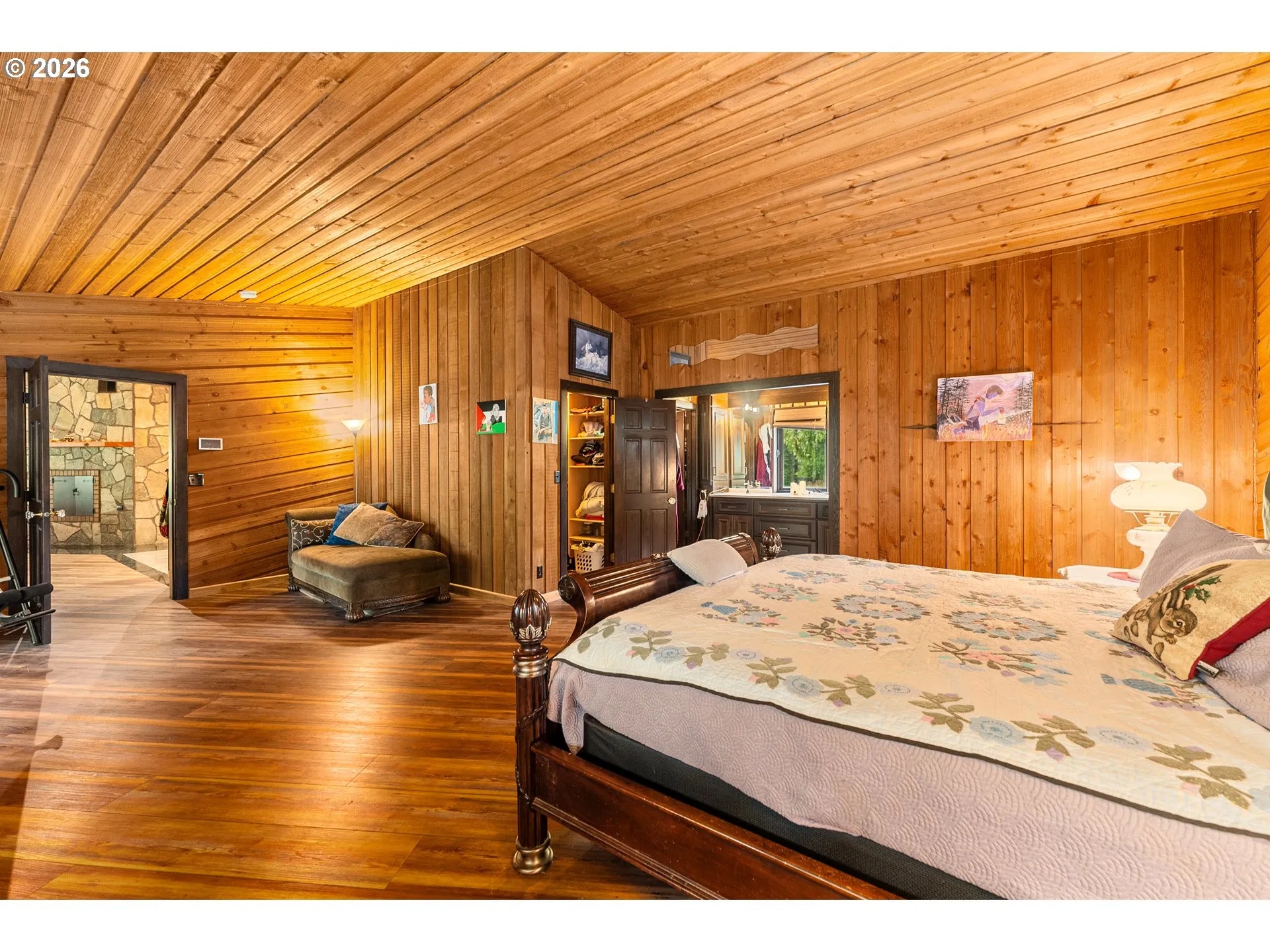 Bedroom, Primary