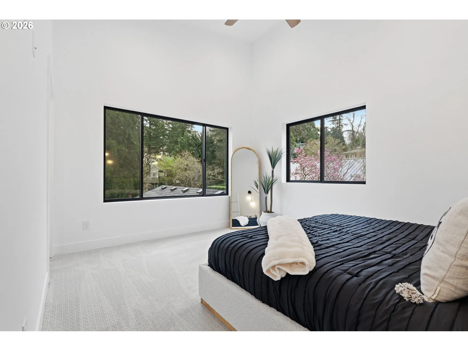 Bedroom, Primary