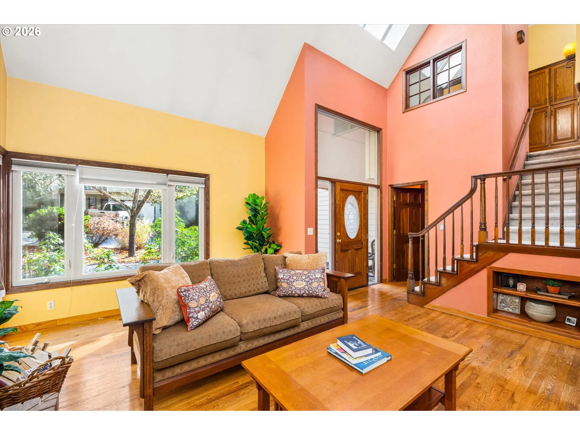 Living Room-Vaulted Ceilings