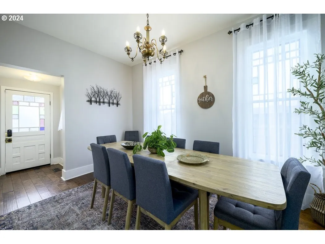 Dining Room-Formal
