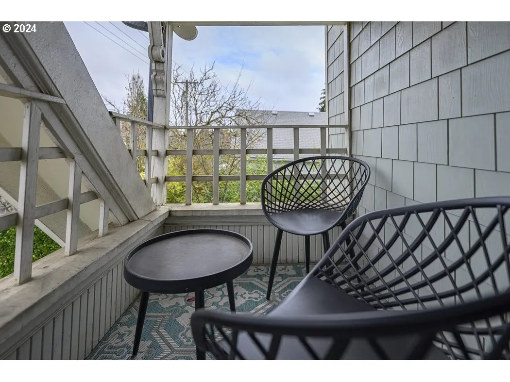 Balcony-NE Facing