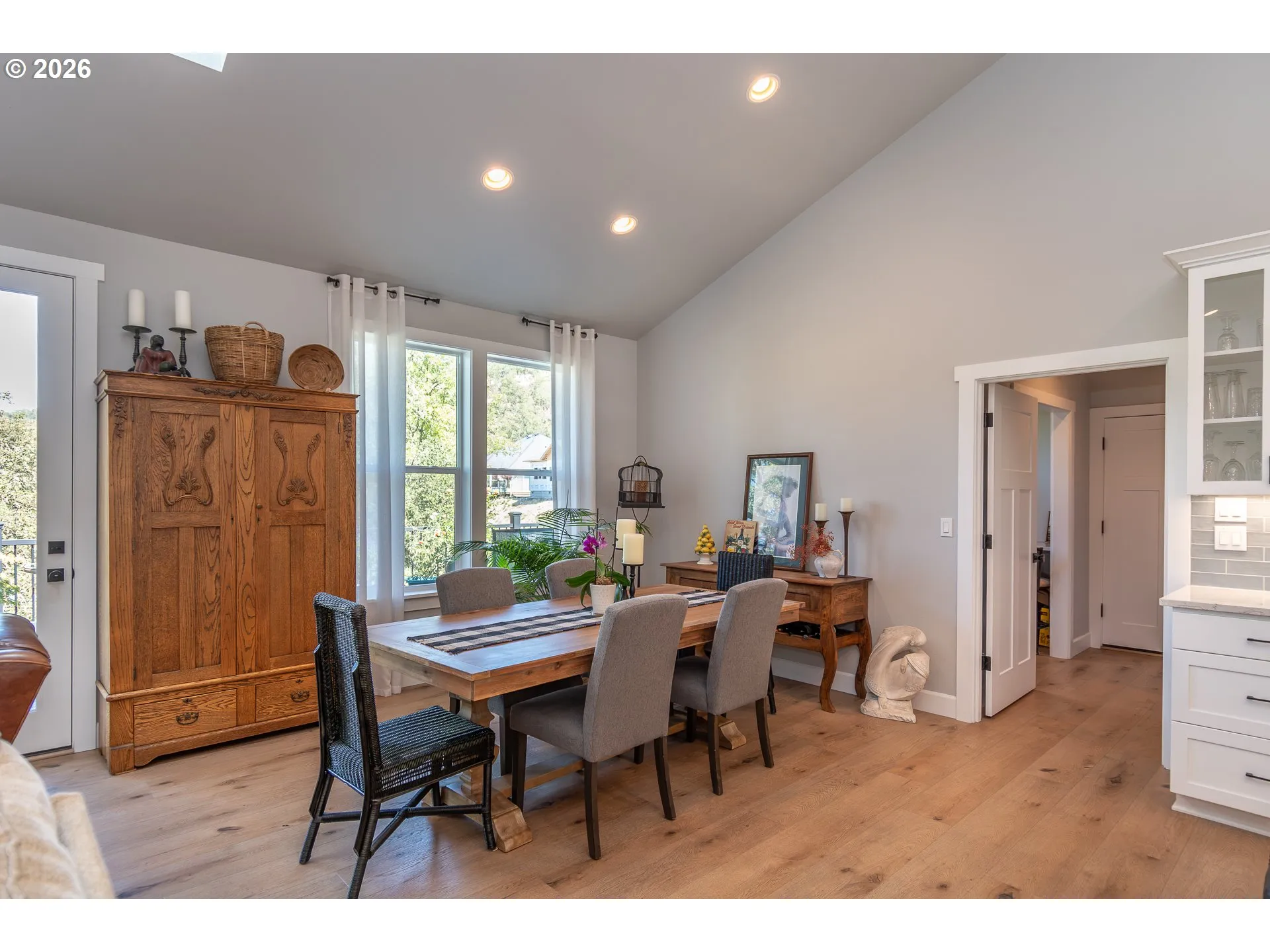 Dining Room-Vaulted Ceilings