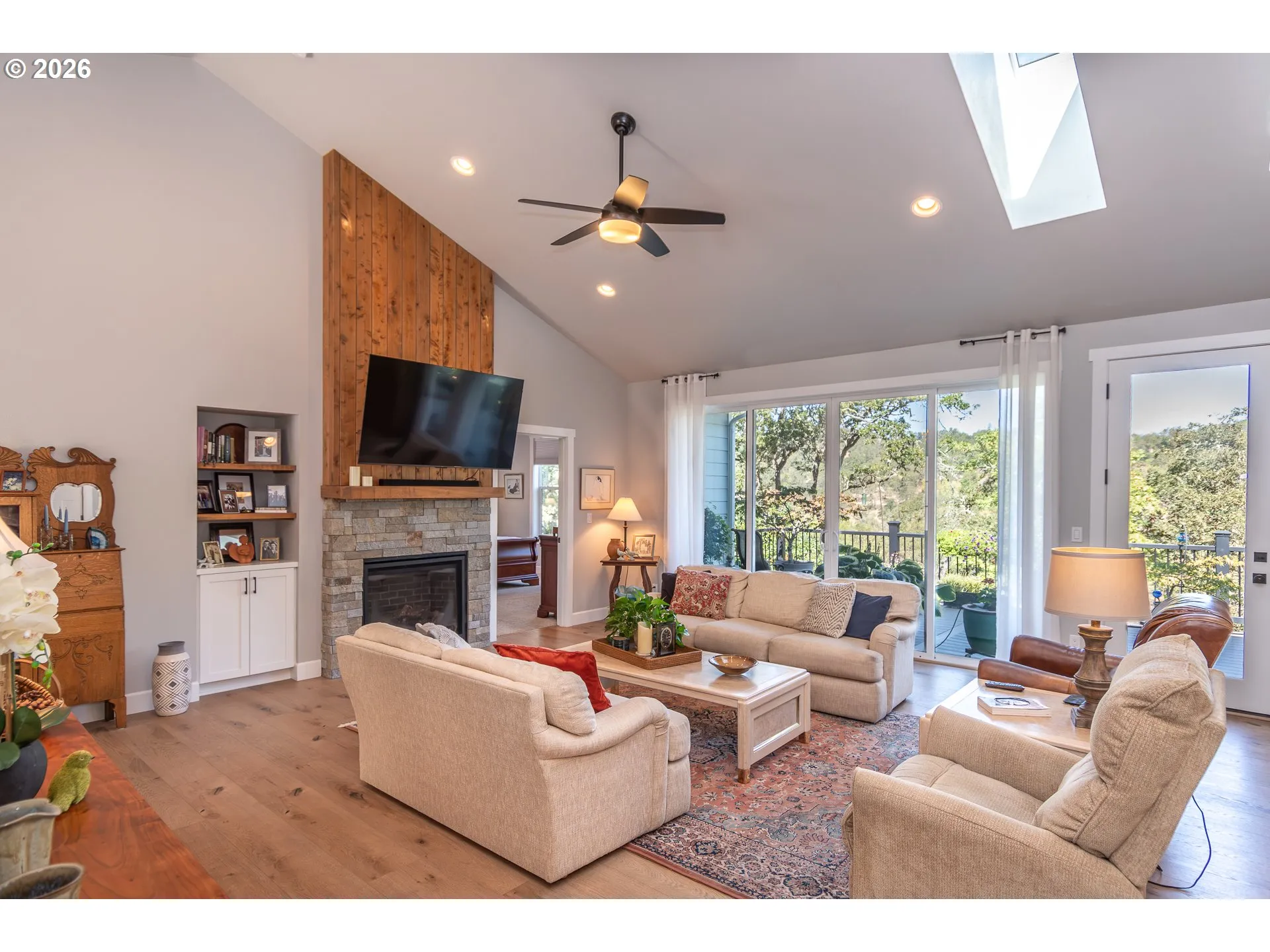 Living Room-Ceiling Fan
