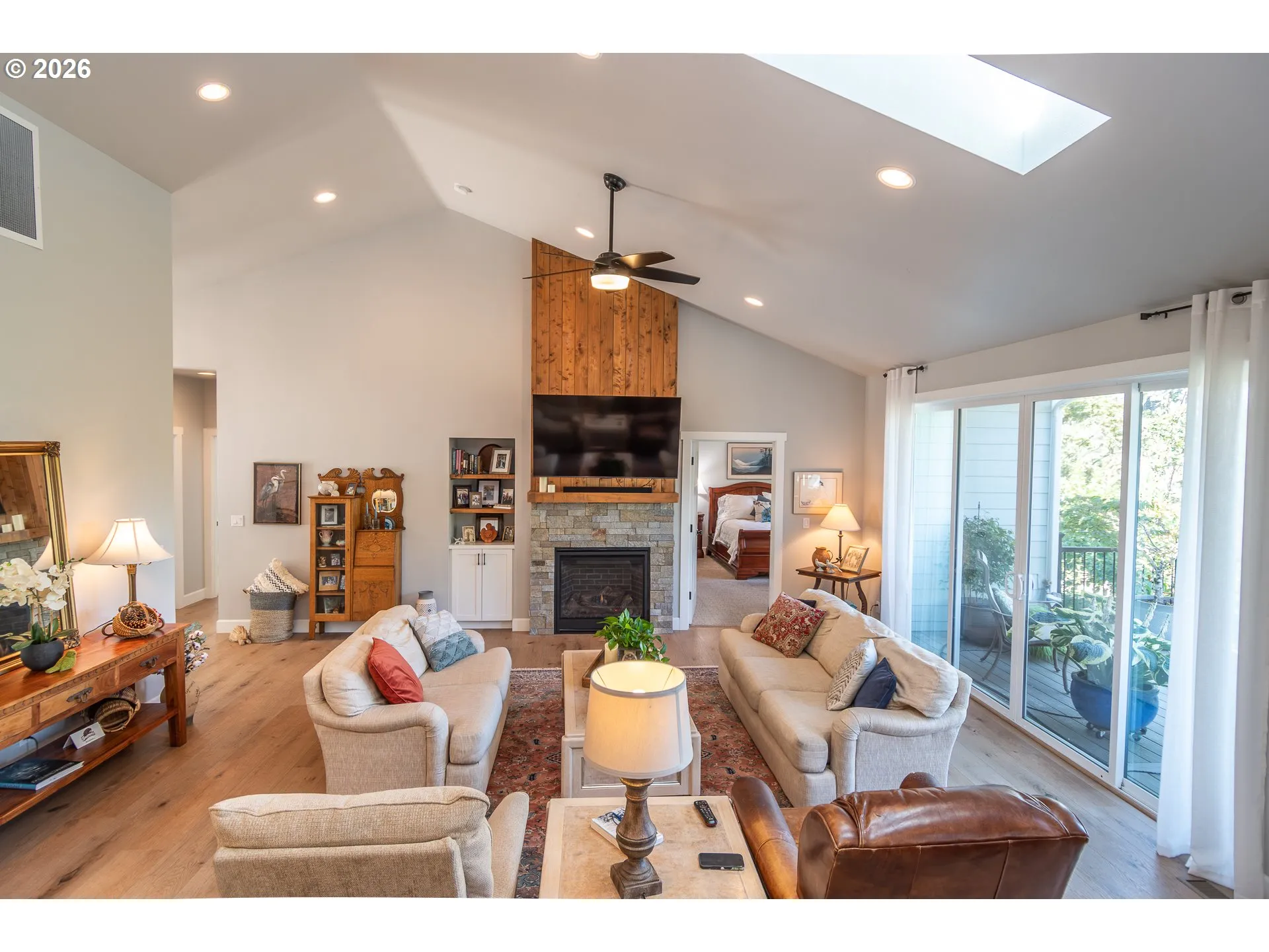 Living Room-Vaulted Ceilings