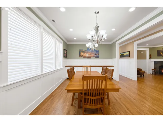 Dining Room-Built-In Cabinets