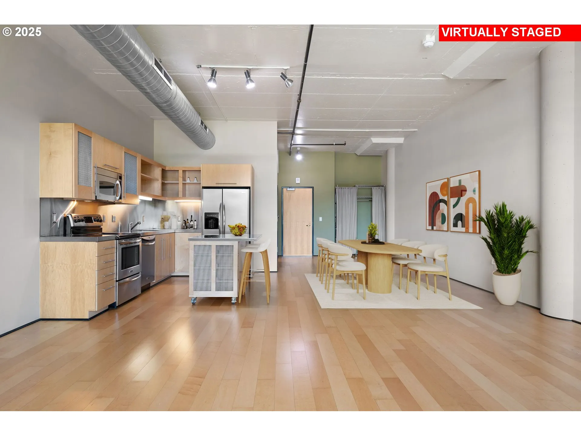 Kitchen-Breakfast Bar