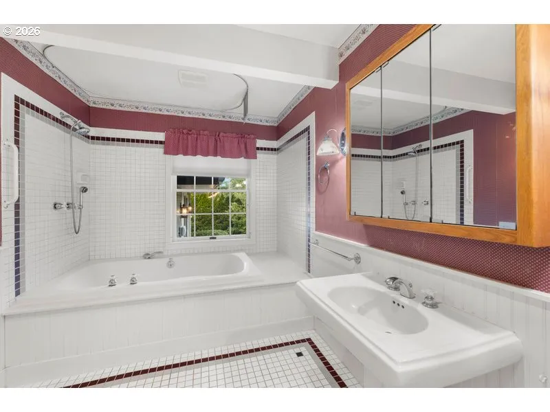 Bathroom-Garden Tub