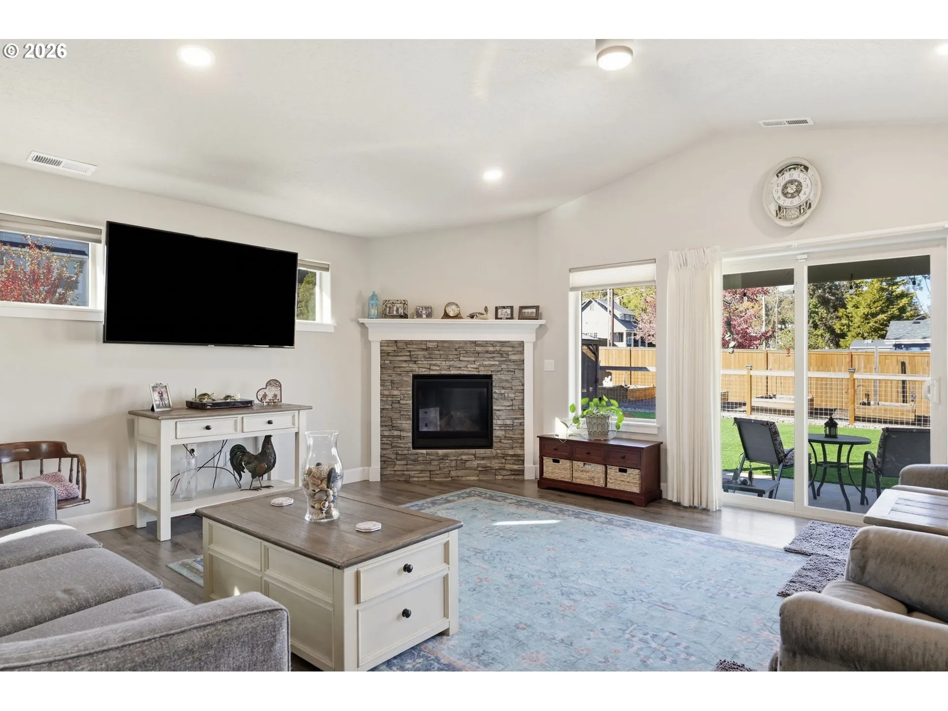 Living Room-Vaulted Ceilings
