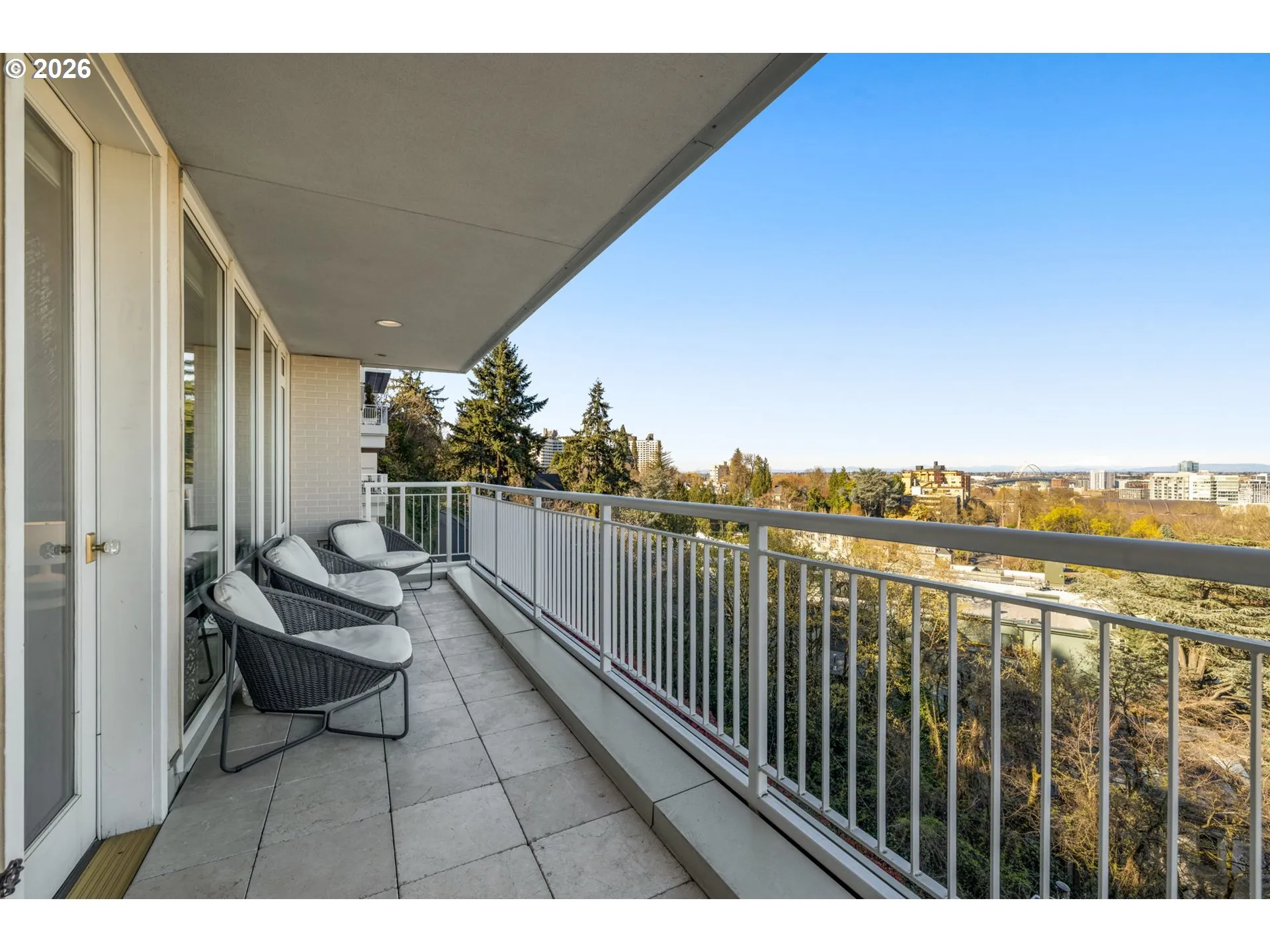 Balcony-Covered