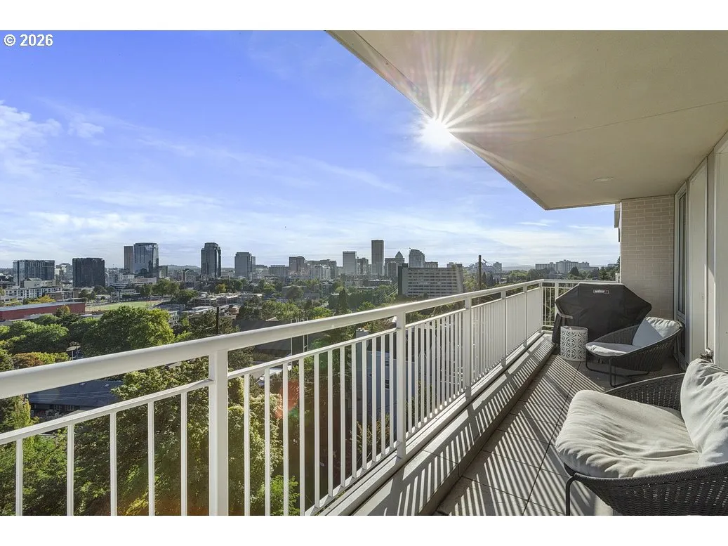 Balcony-Covered