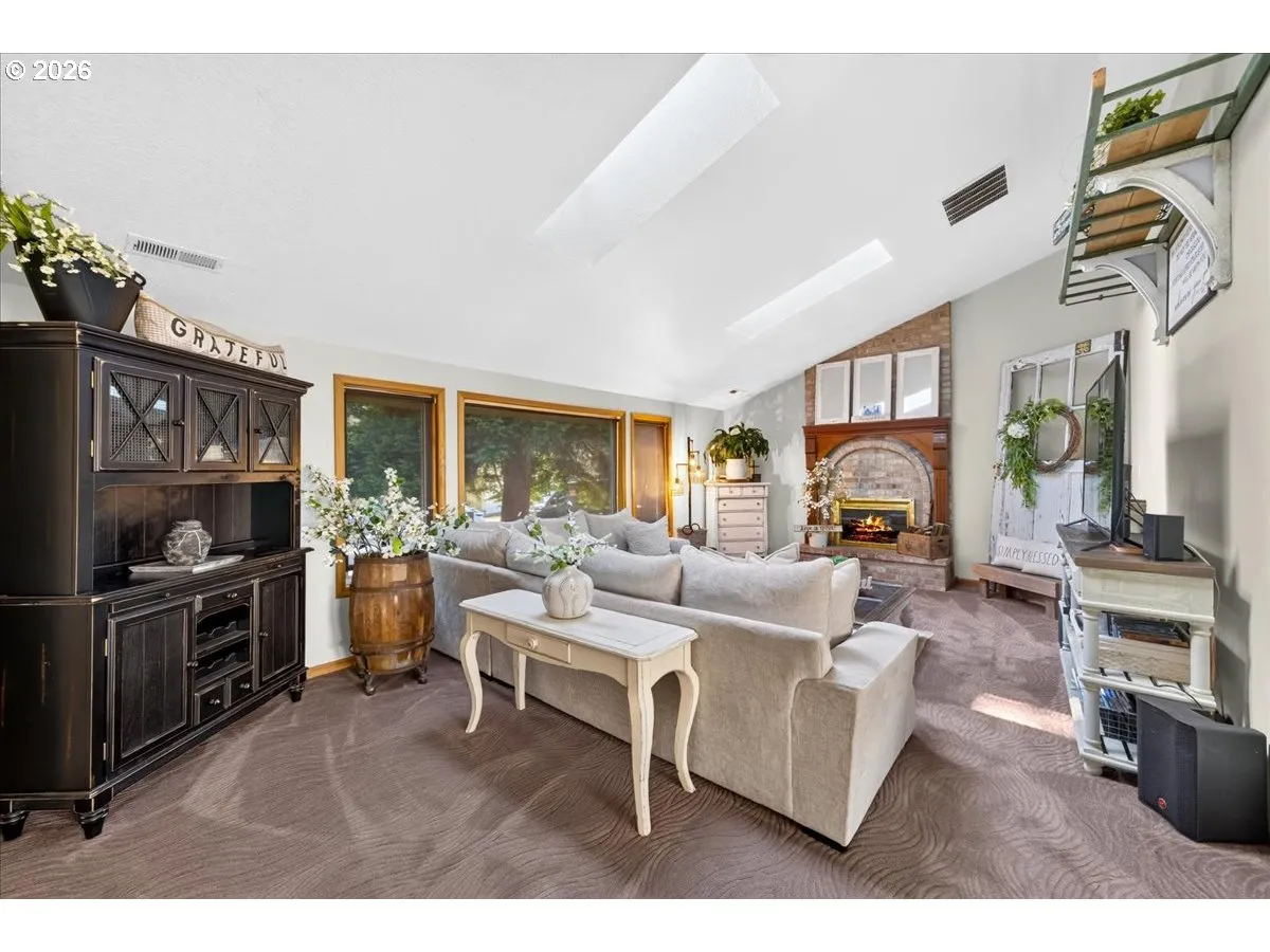 Living Room-Fireplace