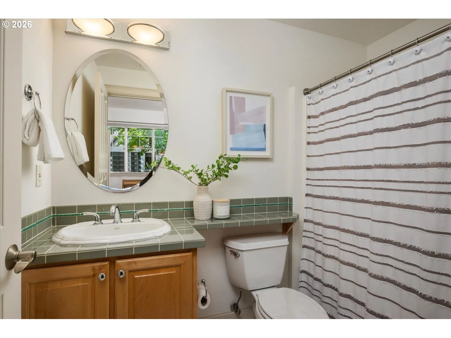 Bathroom, Attached-Lower