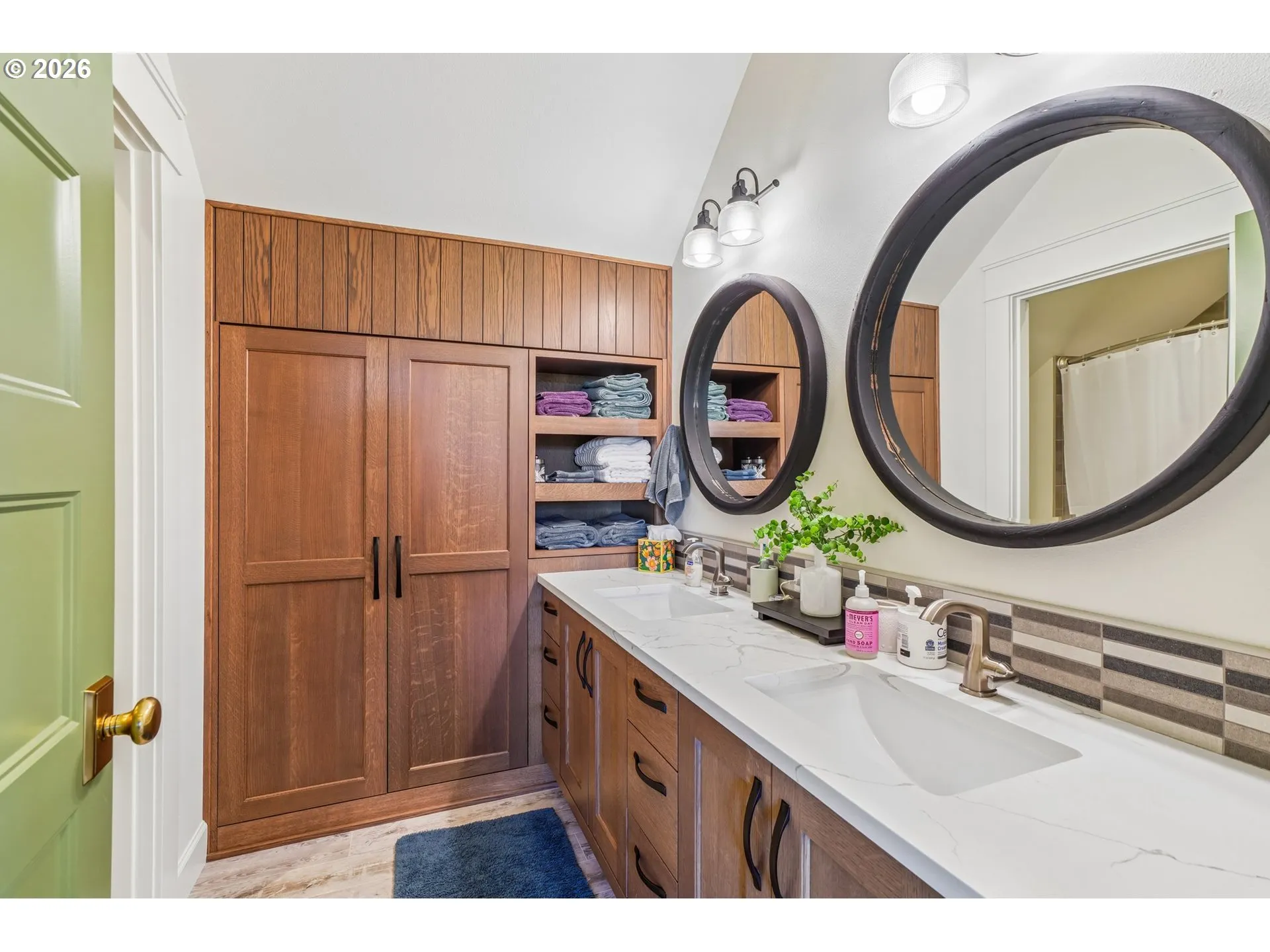 Bathroom-Upper