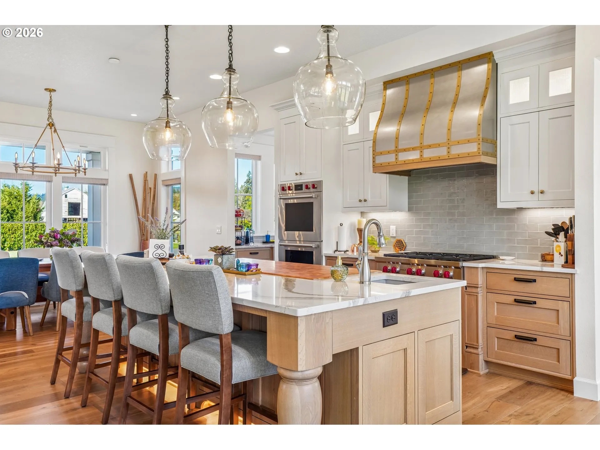 Kitchen-Breakfast Bar