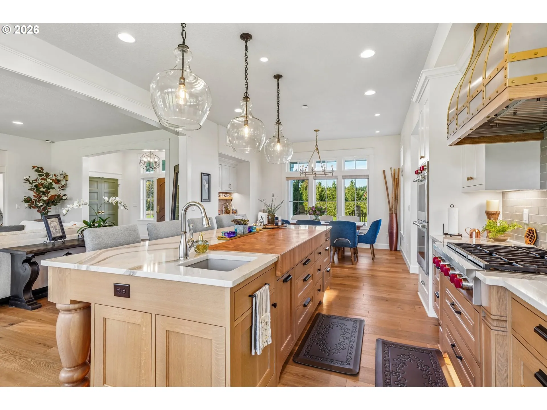 Kitchen/Dining Room-Island