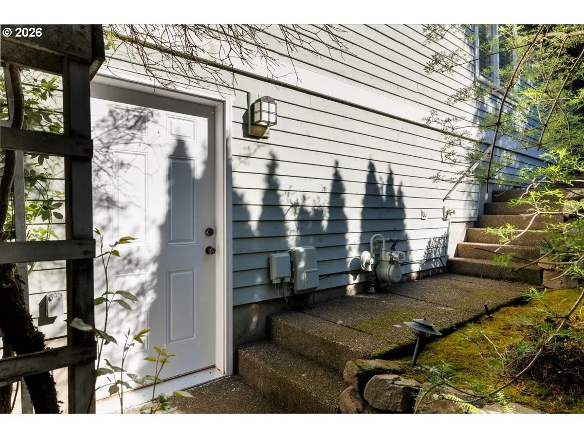 Bonus Room-Lower