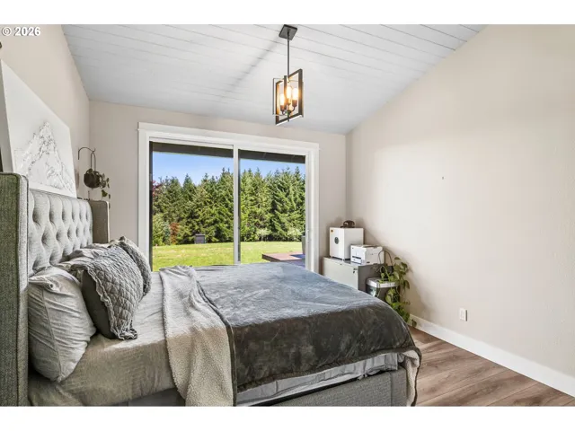 Bedroom, Primary