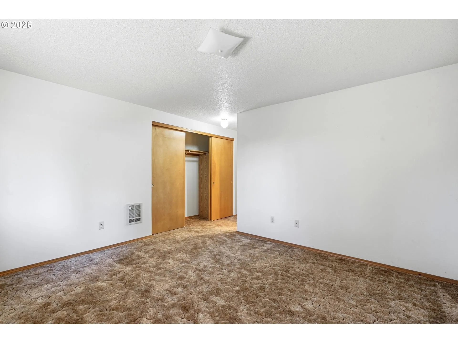 Bedroom, Primary