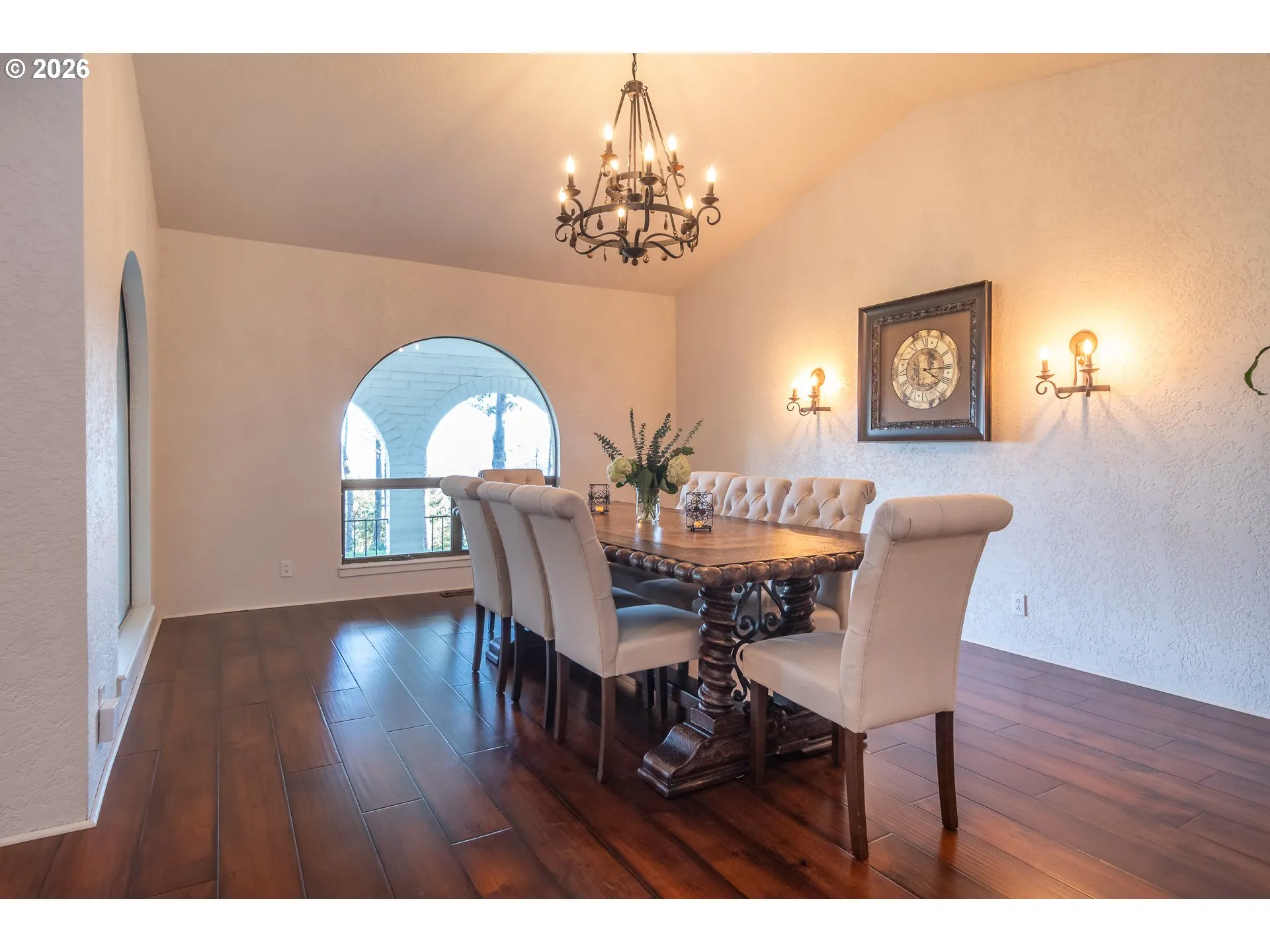 Dining Room-Vaulted Ceilings