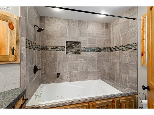 Owner's Suite Bathroom