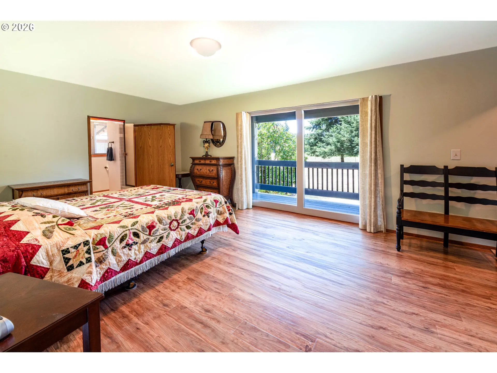 Bedroom, Primary