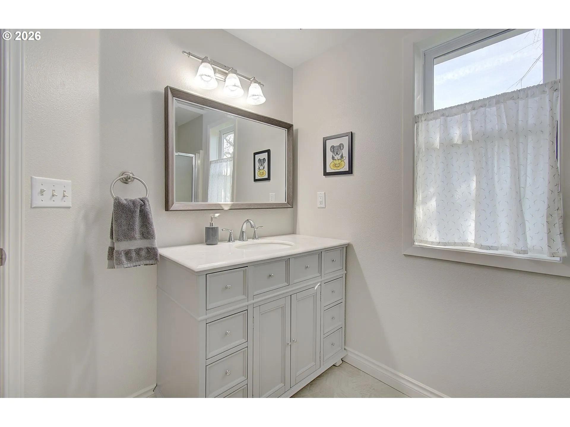 Bathroom, Attached-Upper