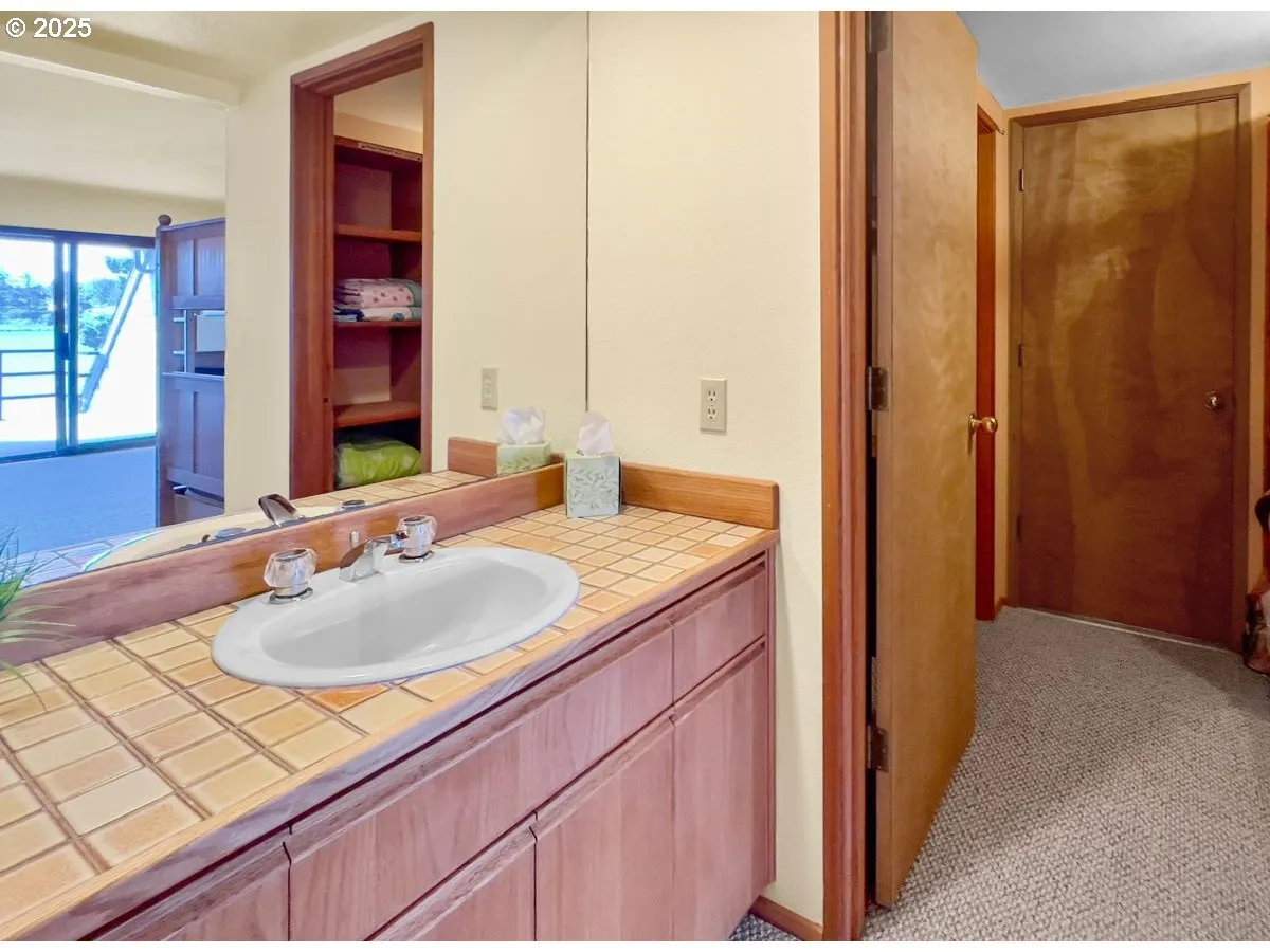 Bathroom, Attached-Lower
